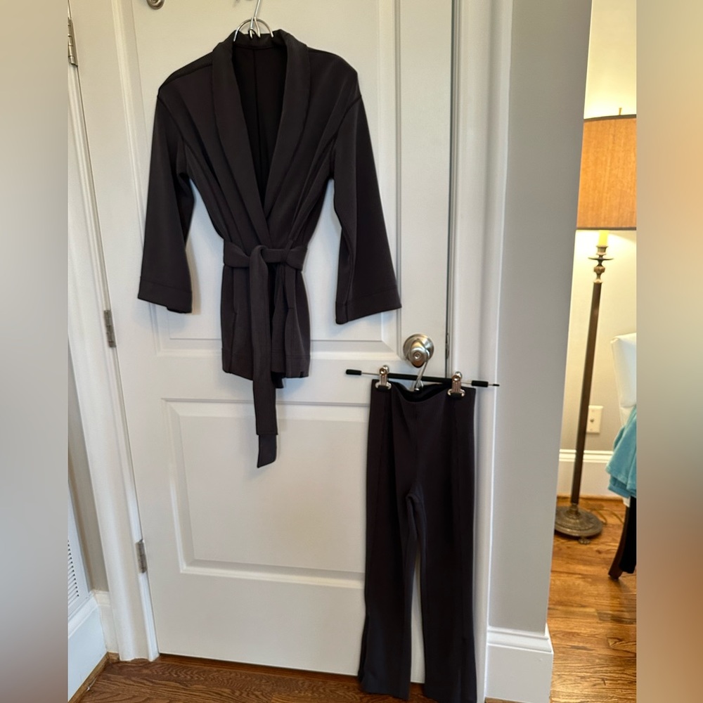 Lululemon Soft Stream, Pants And Matching Jacket. - image 1